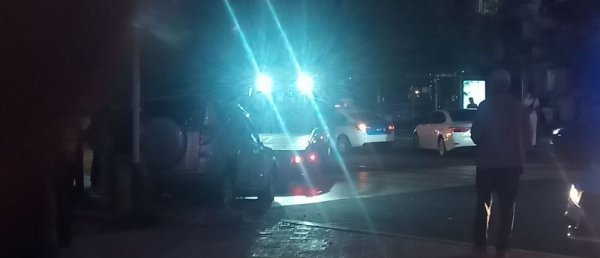 Автомобиль перевернулся возле остановки в Актау