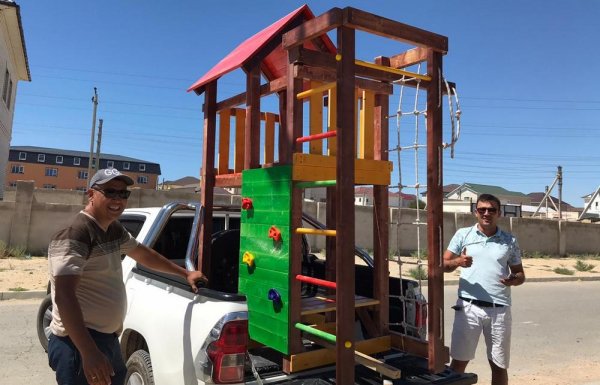 Пример для остальных: Хозяин магазина установил игровые комплексы для детей в Актау