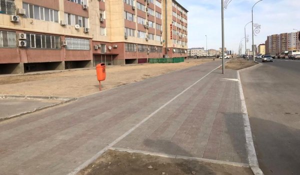 В Актау обновляют автобусные остановки