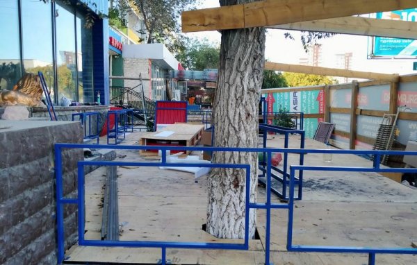 Жильцы согласия не давали! Выездная комиссия акимата решит вопрос открытия кафе в жилом доме в Актау