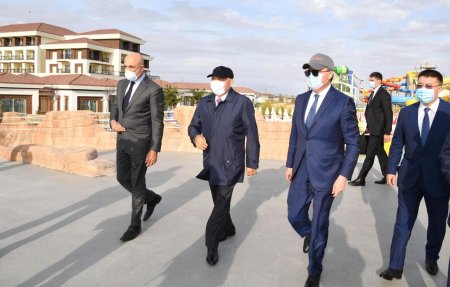 Нурсултан Назарбаев принял участие в презентации международного туристического хаба в Актау