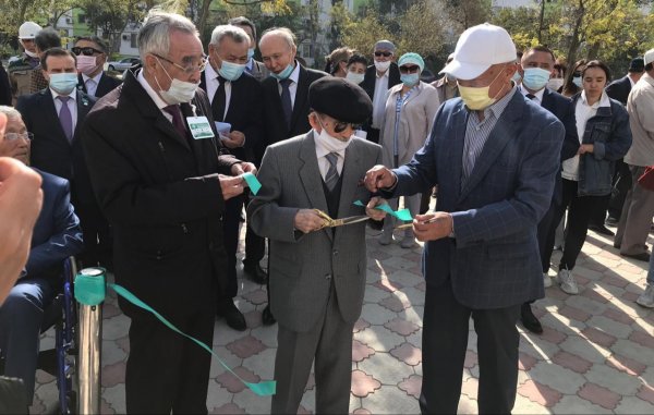 Аллею геологов открыли в Актау