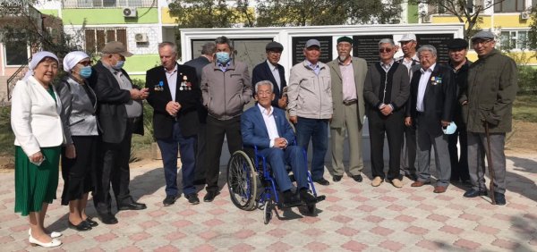 Аллею геологов открыли в Актау