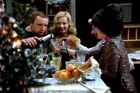 Черная икра и водка — настоящие! Смешные истории о застольях в советских фильмах