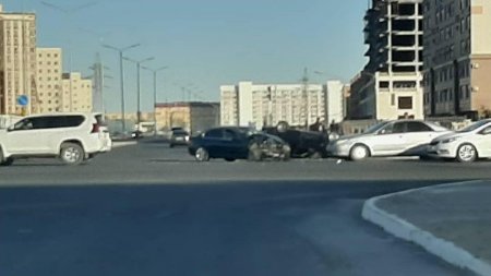 Автомобиль перевернулся в результате ДТП в Актау