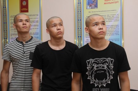 Тройняшек из Актау призвали в Национальную гвардию