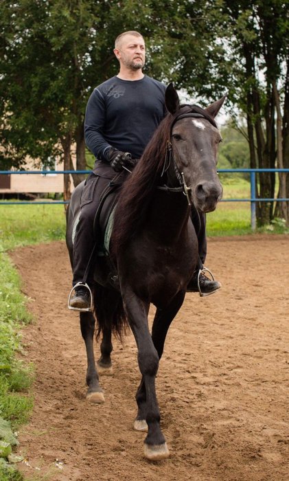 Наши люди! Уроженец Актау снялся в фильме «Последний богатырь: Корень зла»