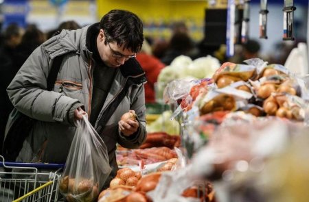 Казахстанцам за сообщение о накрутках цен на товары предоставят бонусы
