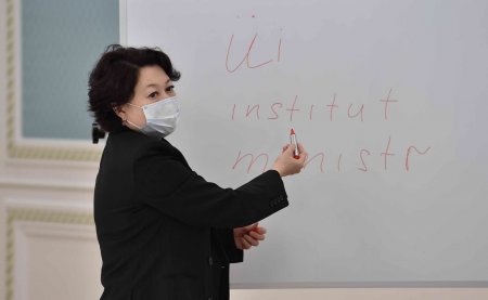 Токаеву представили усовершенствованный казахский алфавит на латинице