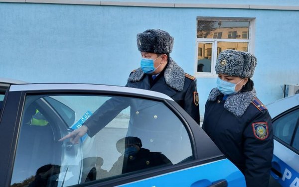 Полицейские автомобили проверили в Актау