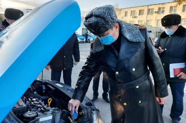 Полицейские автомобили проверили в Актау
