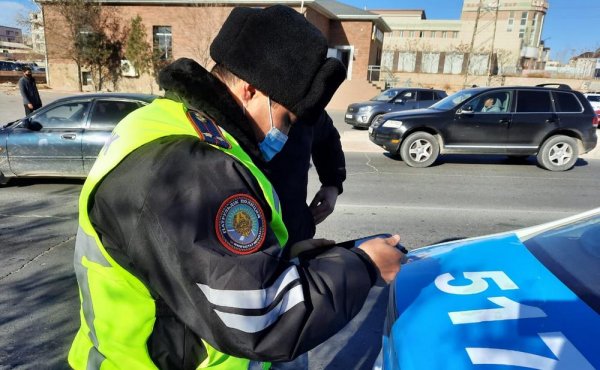 Проверки на дорогах! За один день полиция выявила около 600 дорожных нарушителей в Мангистау