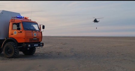 В Мангистау семь человек на лодке провели в открытом море трое суток