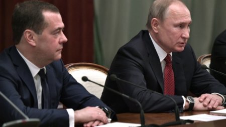 Путина и Медведева наделили пожизненной неприкосновенностью