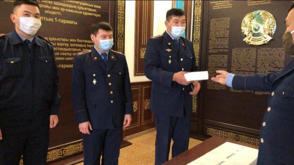 Для моментального установления личности участковым в Мангистау выдали около 300 планшетов