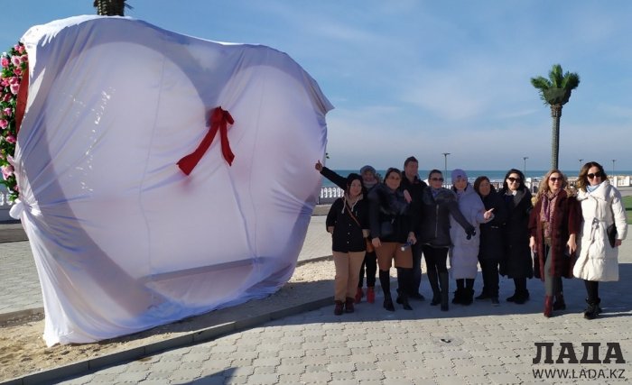 Инсталляцию «Бесконечная любовь» презентовали в Актау
