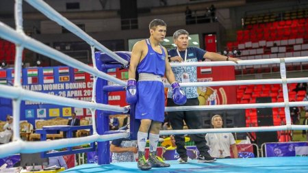 Казахстанского боксёра признали лучшим иностранным боксёром 2020 года