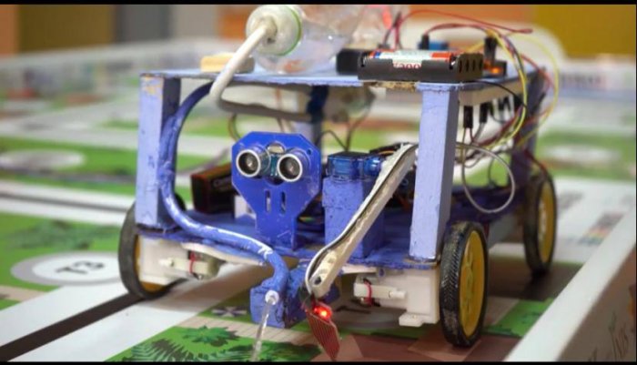 Школьница из Актау создала робота для полива теплиц и газонов