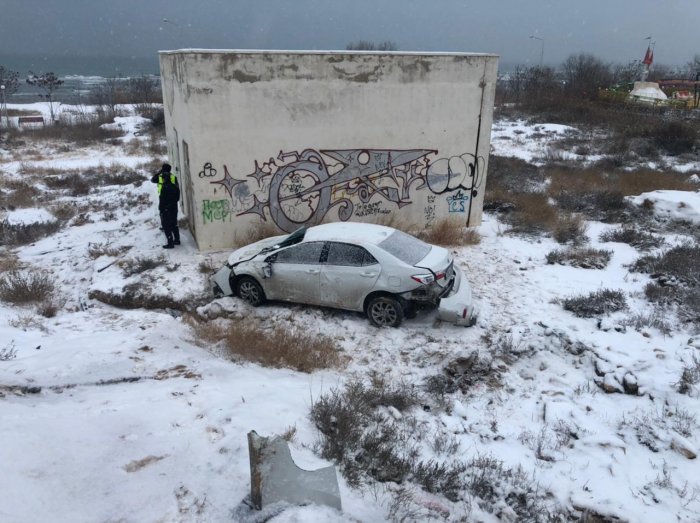 Водитель перевернувшейся «легковушки» в Актау отпущен врачами домой