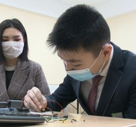 Казахстанский школьник сконструировал «умную» урну