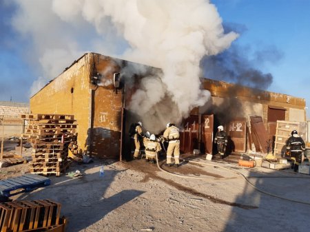 Склад загорелся на мясокомбинате в Актау