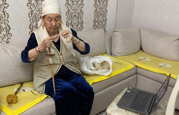 Бабушки создали клуб обучения национальным традициям в Актау