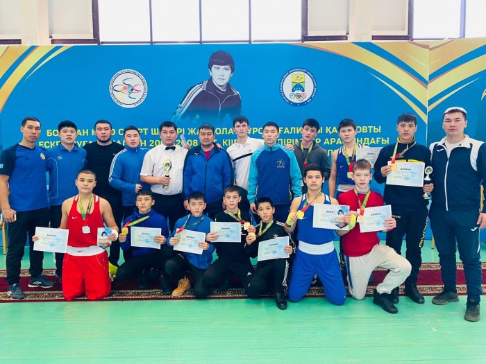 На западном зональном чемпионате Казахстана юные боксёры из Мангистау завоевали 16 медалей