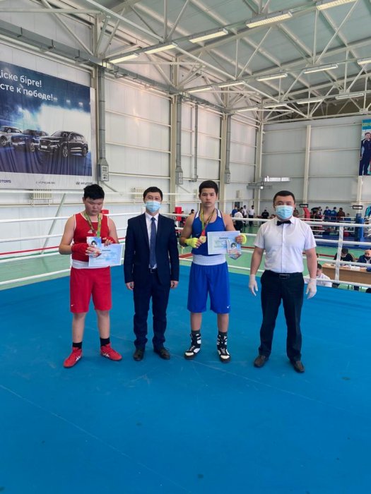 На западном зональном чемпионате Казахстана юные боксёры из Мангистау завоевали 16 медалей