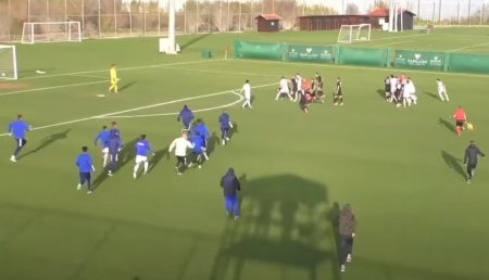 Казахстанские и украинские футболисты устроили массовую драку во время матча