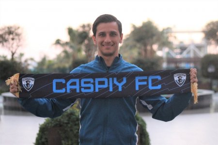 ФК «Каспий» заключил контракты с восемью игроками