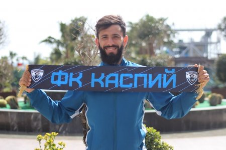 ФК «Каспий» заключил контракты с восемью игроками