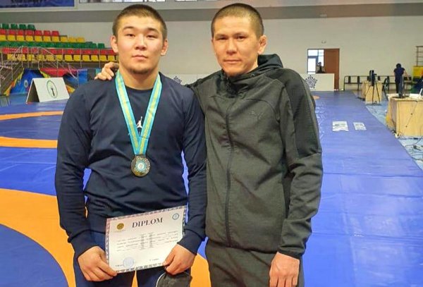 Мангистауские борцы взяли два «серебра» на чемпионате страны