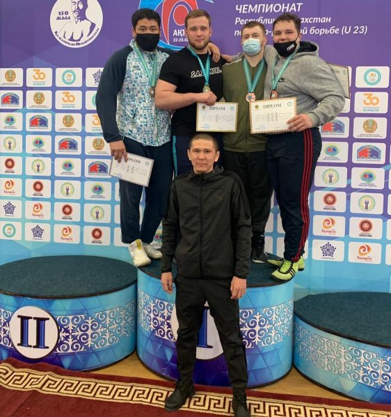 Мангистауские борцы взяли два «серебра» на чемпионате страны