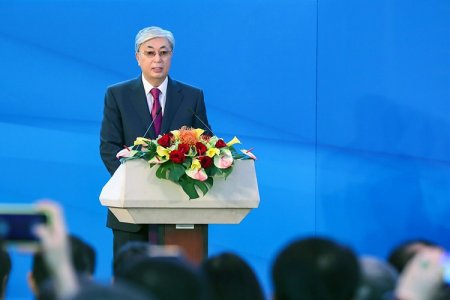 Президент поздравил казахстанских женщин с 8 Марта