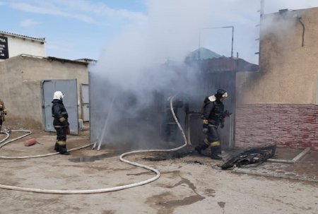 В Мангистау сгорела мастерская по ремонту сотовых телефонов