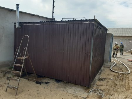 В Мангистау сгорела мастерская по ремонту сотовых телефонов