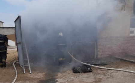 В Мангистау сгорела мастерская по ремонту сотовых телефонов