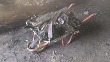 На рынке «Волна» в Актау начали уборку после пожара