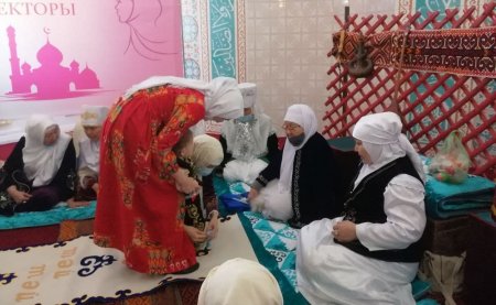 В Актау народным традициям обучали вывезенных из Сирии женщин и детей