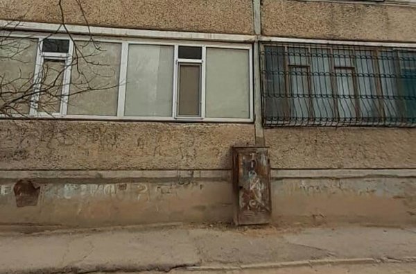 Приоткрытый электрощиток обеспокоил жителя Актау