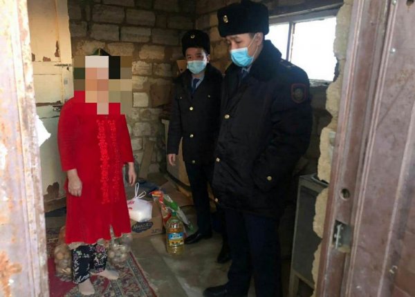 Полицейские помогли двум семьям в Мангистау