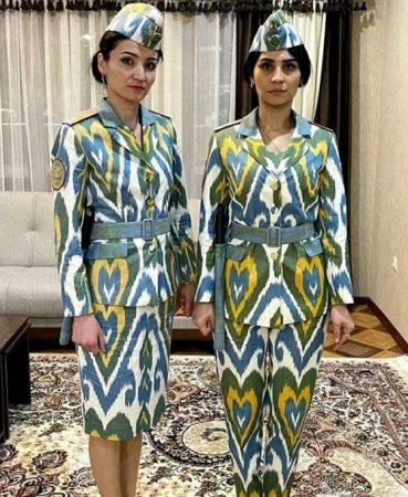 В пёструю атласную униформу оденут женщин-милиционеров в Таджикистане