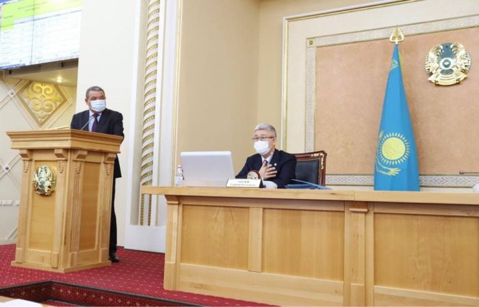 В Мангистауской области остро не хватает мусорных контейнеров