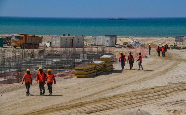 Семейный парк строят на побережье в Актау
