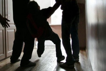 Пятиклассницу из Казахстана жестоко избили подростки в России