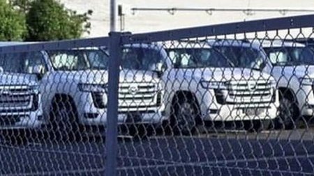 Toyota Land Cruiser 300 без маскировки Раскрыта внешность внедорожника нового поколения