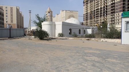 Жители Актау сообщили о сносе старой мечети в 17 микрорайоне