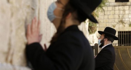 Почти 40 человек погибли при обрушении трибун на религиозном празднике в Израиле