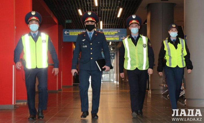 Двоих мужчин сняли с поезда сообщением Мангистау-Алматы из-за распития спиртных напитков