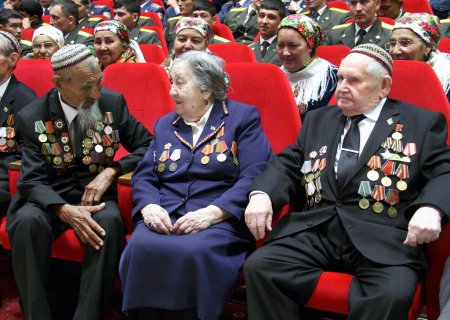 Туркменских ветеранов обязали сдать деньги на подарки в честь Дня победы